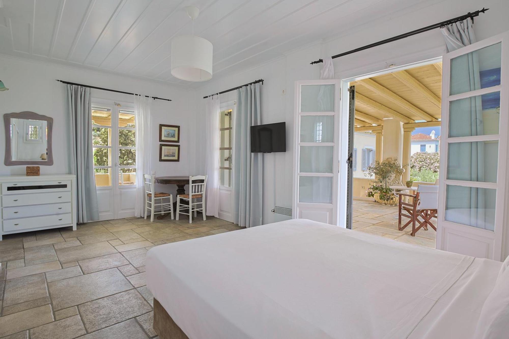 Nika Aparthotel 3*
