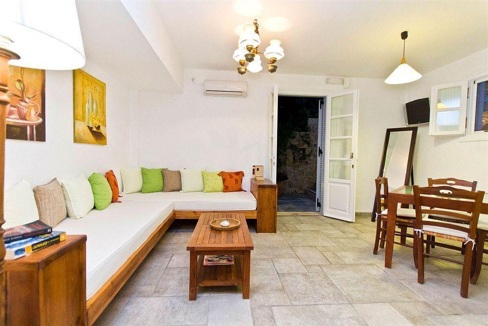 Nika Aparthotel