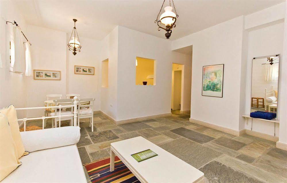 Nika Aparthotel 3*
